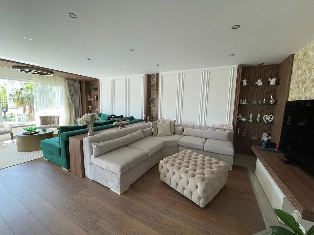 Ö&M Daire: Salon oturma alanı
