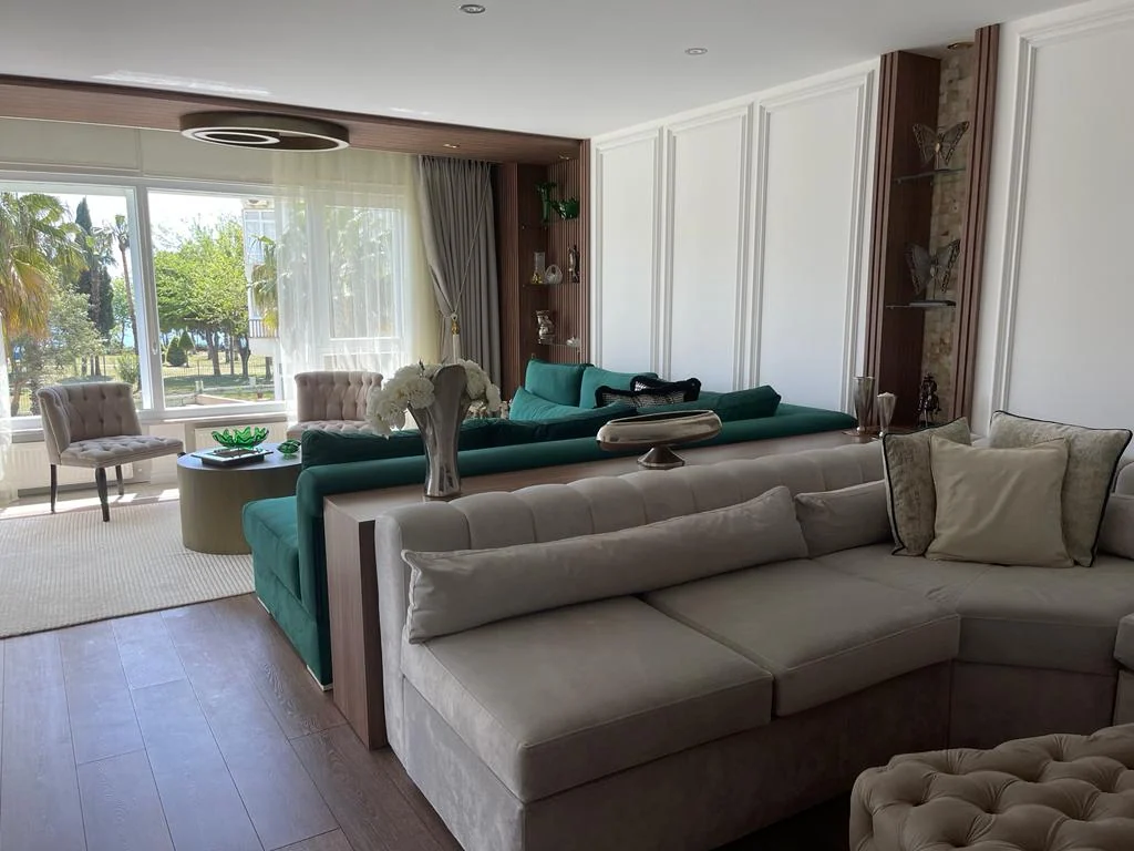 Ö&M Daire: Pencere tarafına bakış
